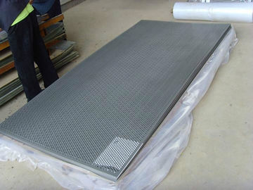 China No hoja de metal decorativa del agujero perforado del resbalón, los paneles de malla perforados proveedor